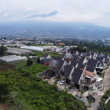 Villa Pak Joni Pasuruan Exterior photo